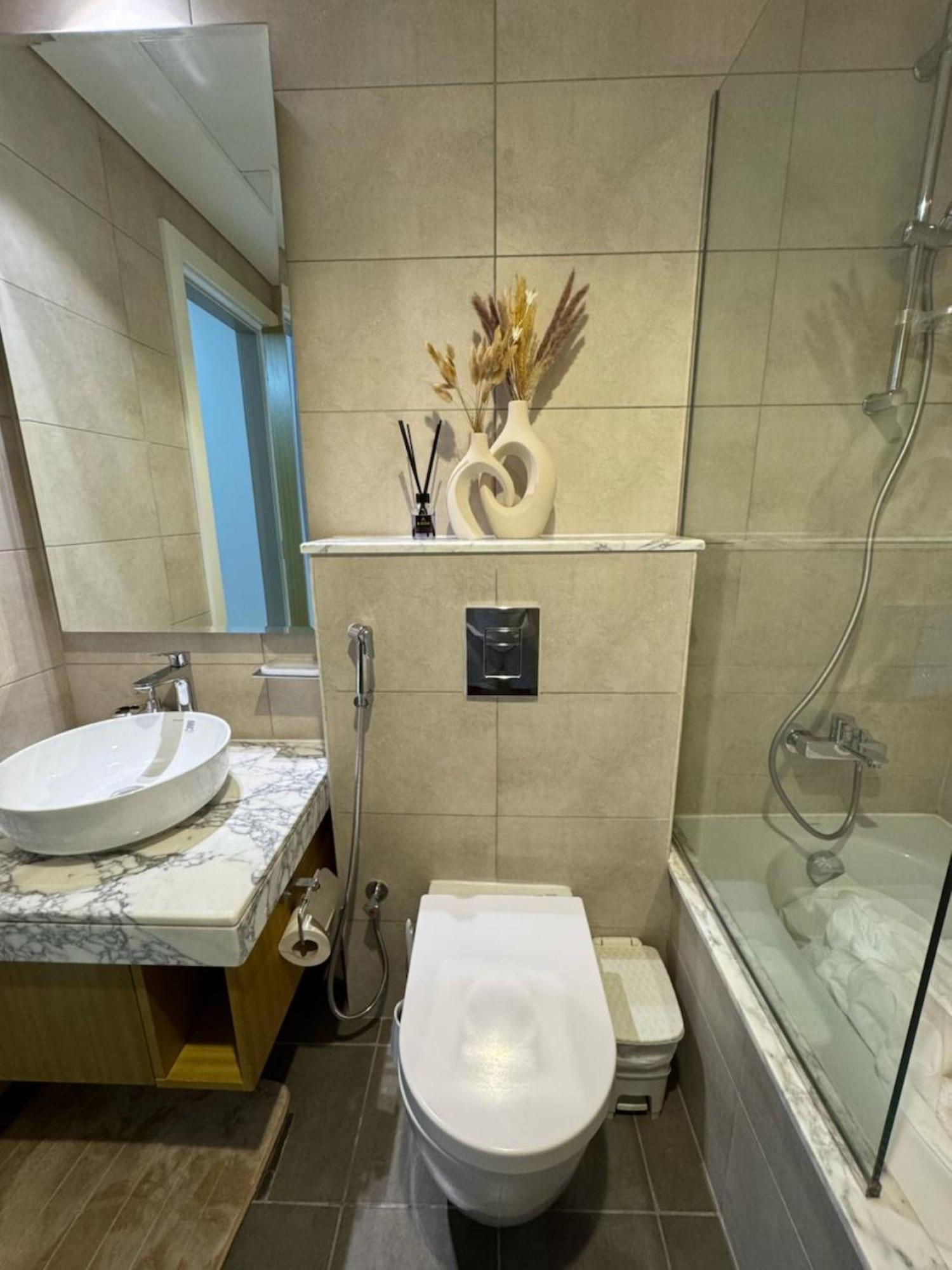 Apartment Mh - 2br Aykon Tower C 6003 *