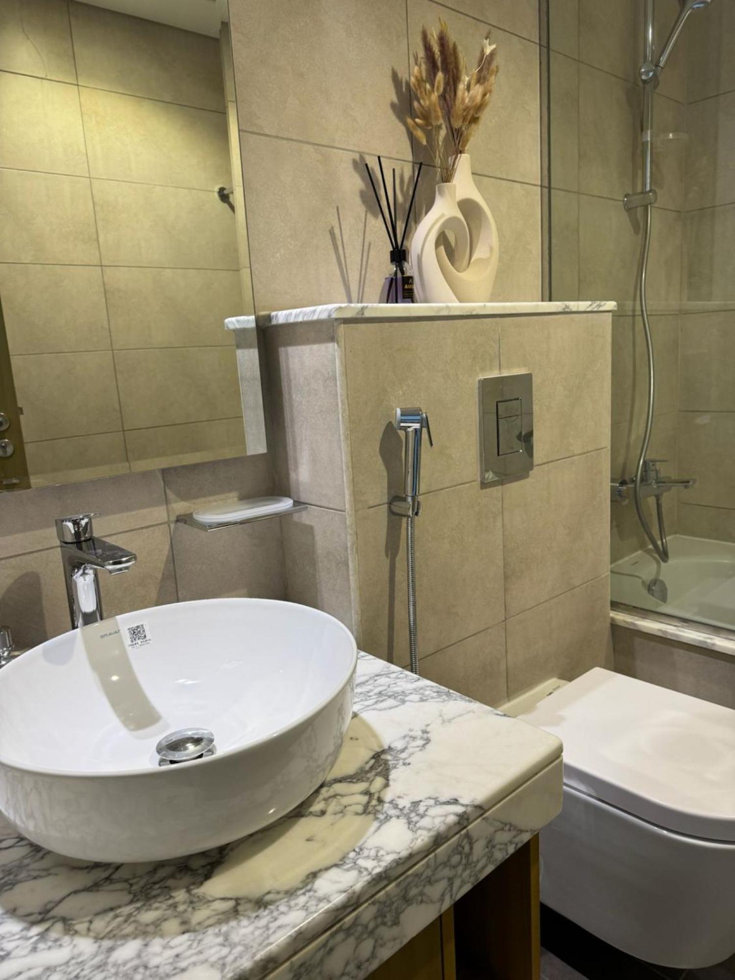 Apartment Mh - 2br Aykon Tower C 6003